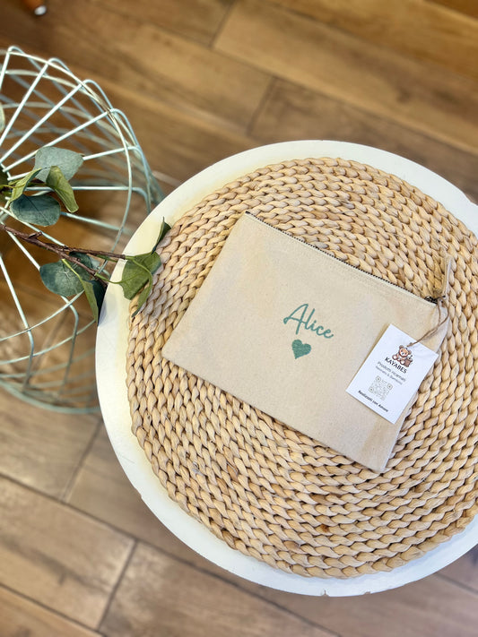 Piccola pochette personalizzata con ricamo