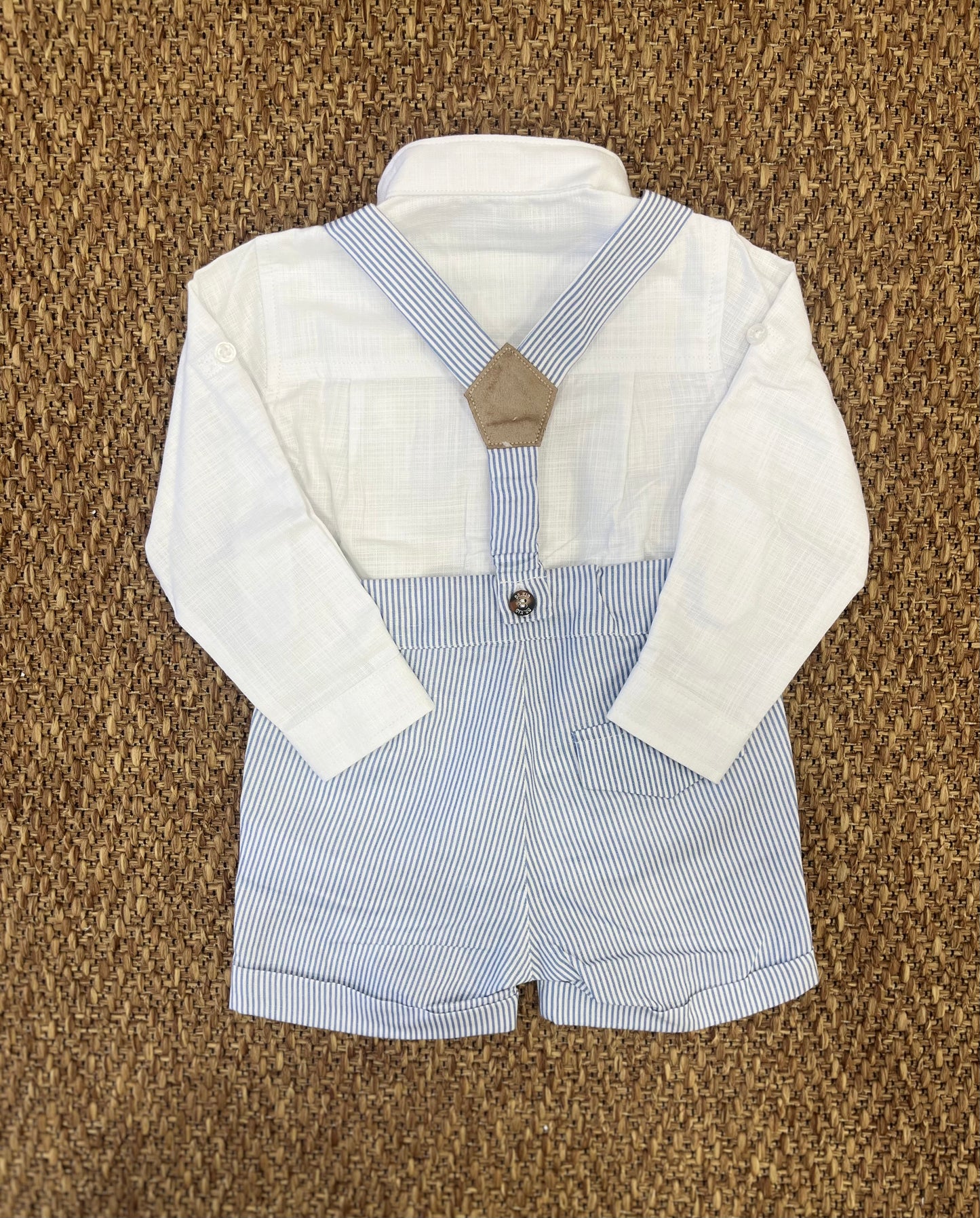 Completo camicia e salopette