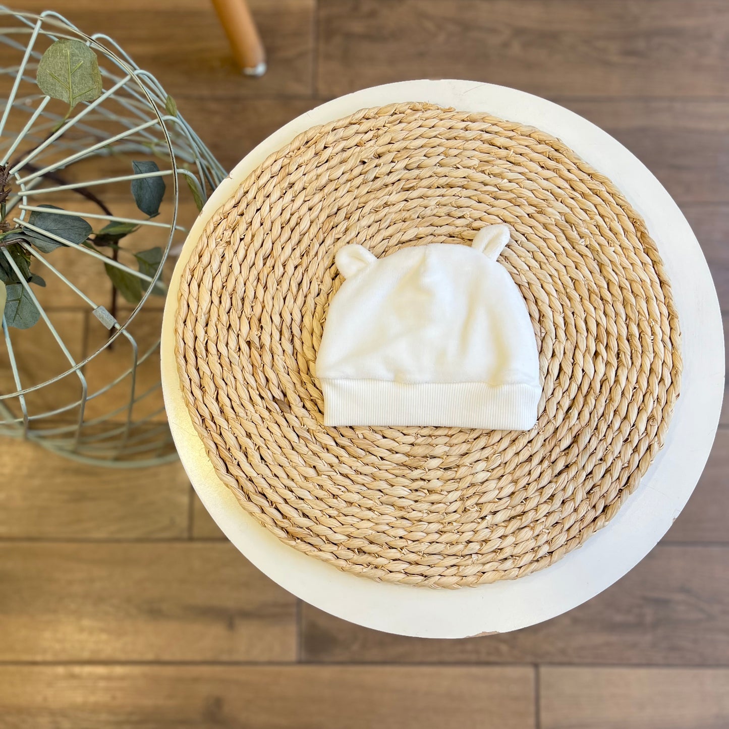 Cappellino in ciniglia con orecchie