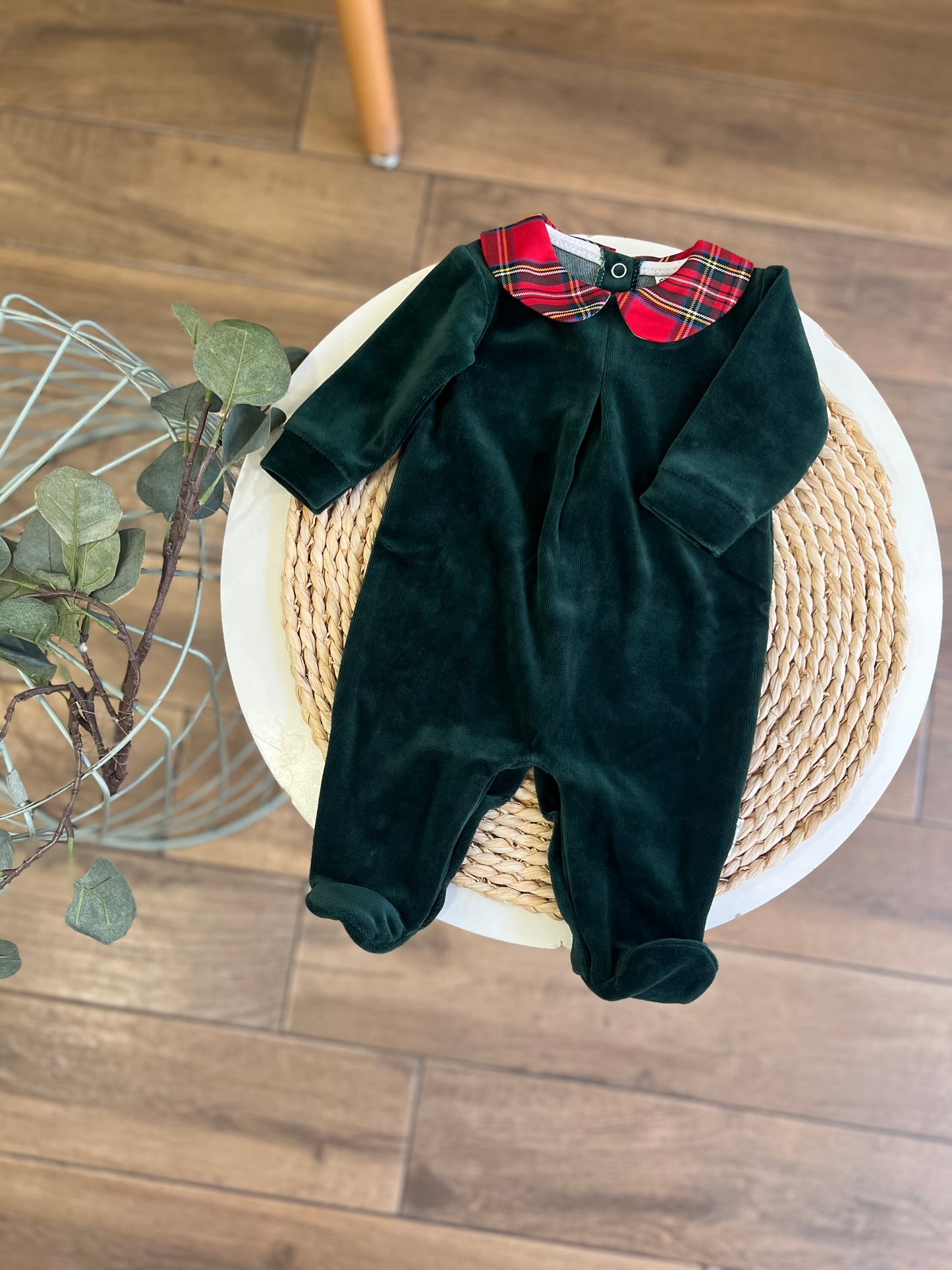 Tutina in ciniglia verde con colletto tartan