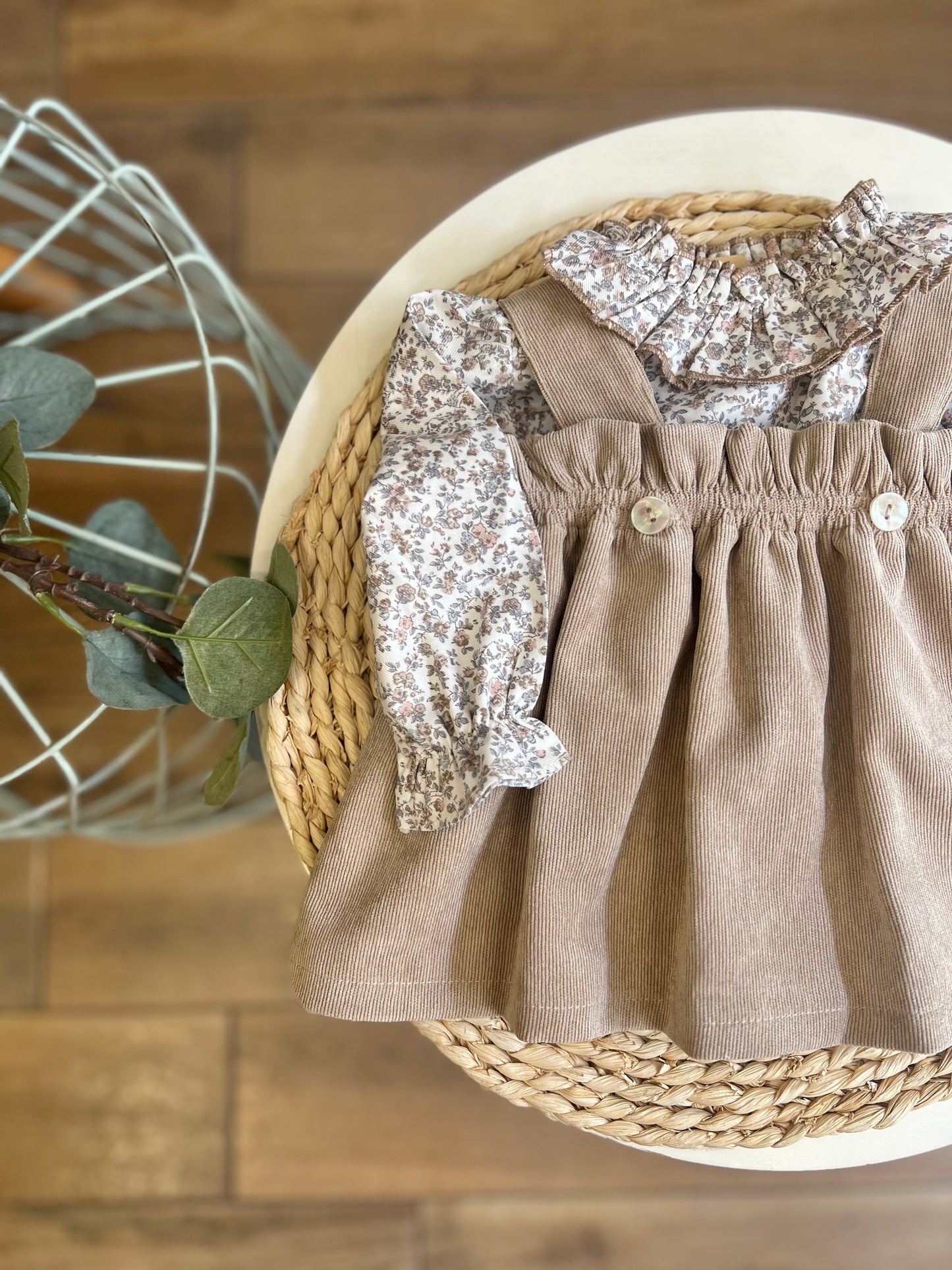 Camicia e salopette a costine in vellutino