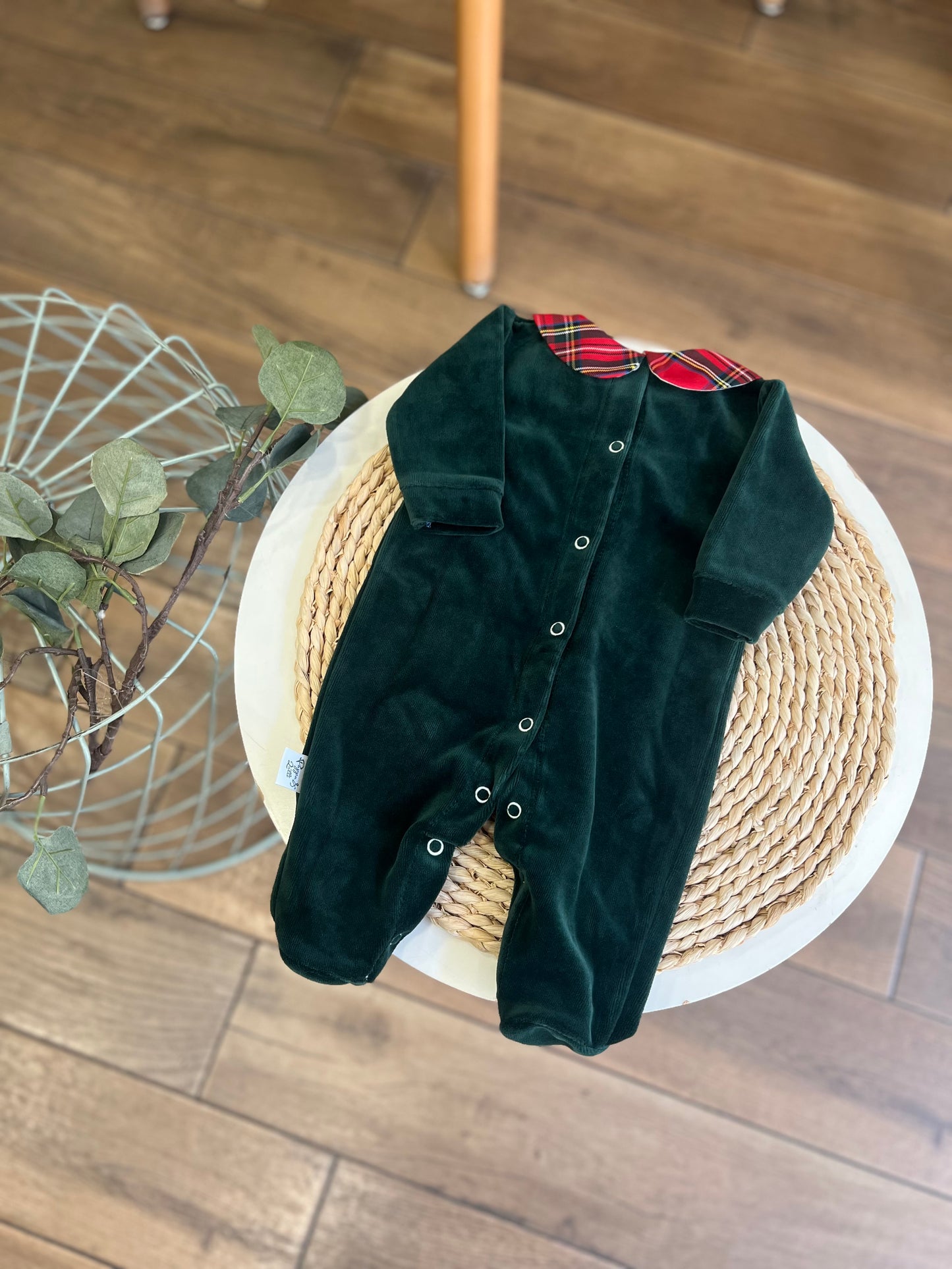 Tutina in ciniglia verde con colletto tartan