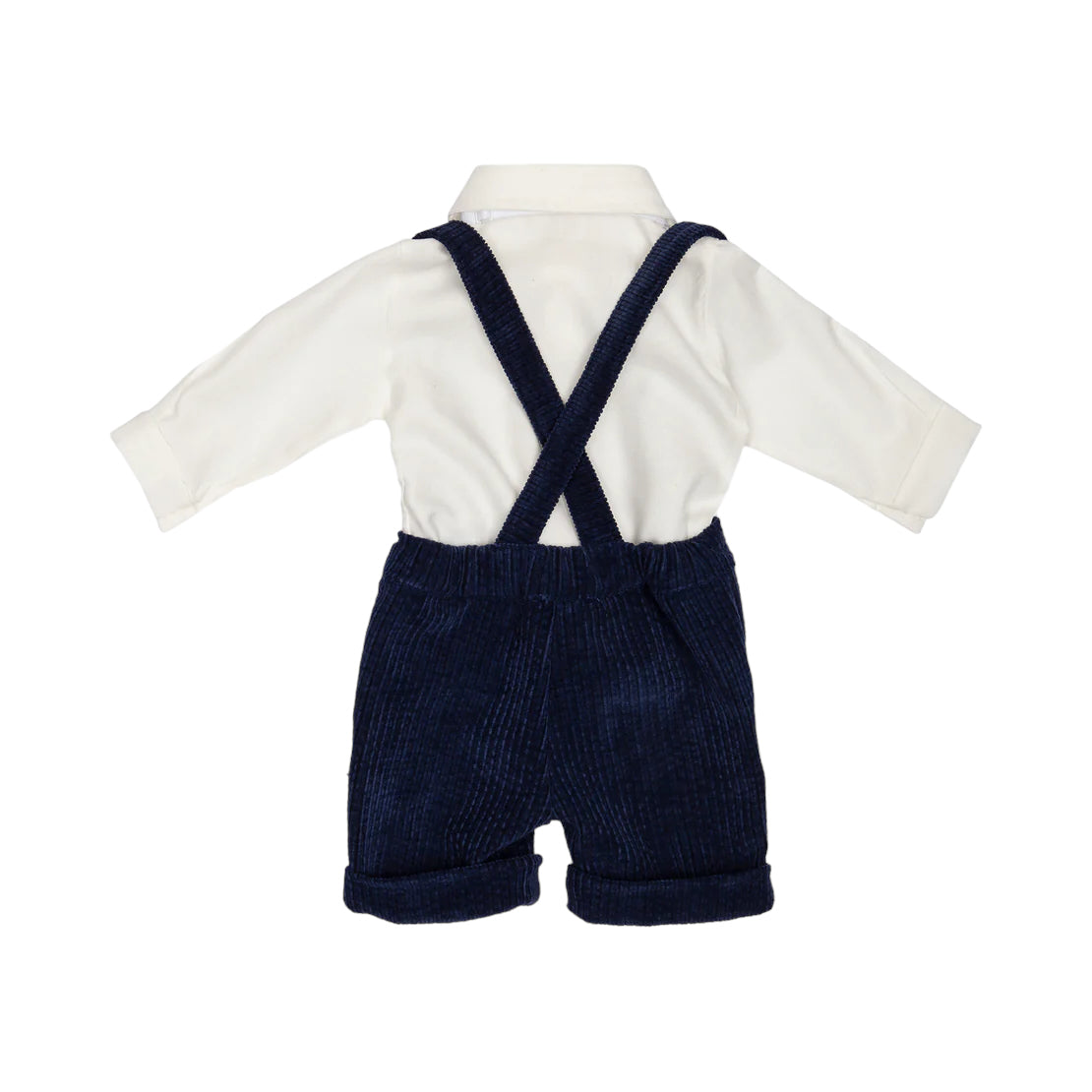 Completo con salopette a costine, camicia e papillon