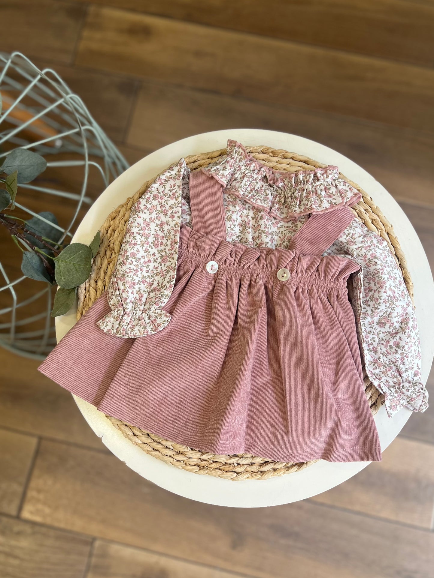 Camicia e salopette a costine in vellutino