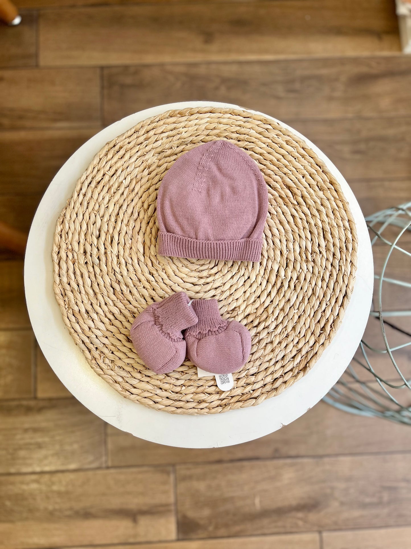 Cappellino e scarpine misto lana