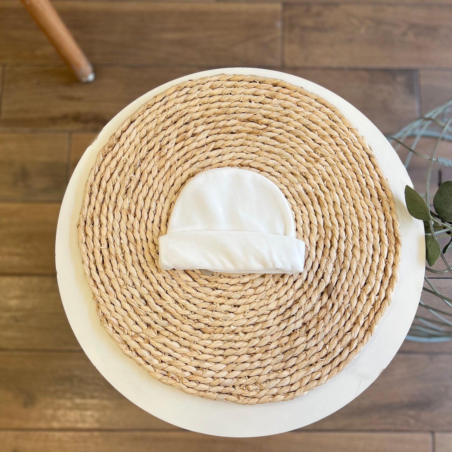 Cappellino in ciniglia bianco