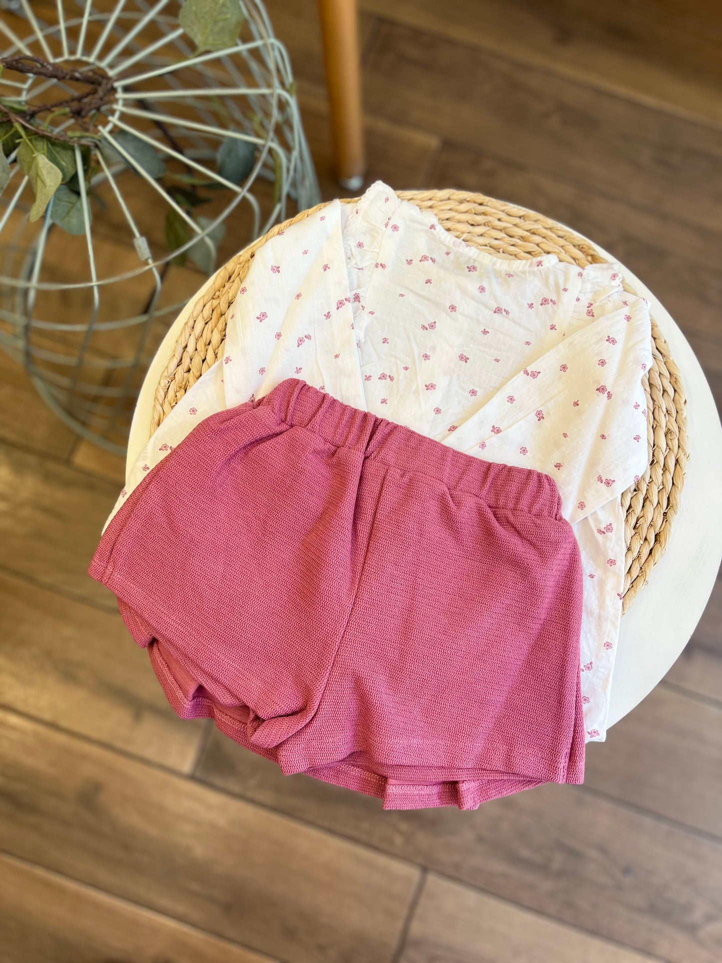 Completo gonna pantalone e camicia