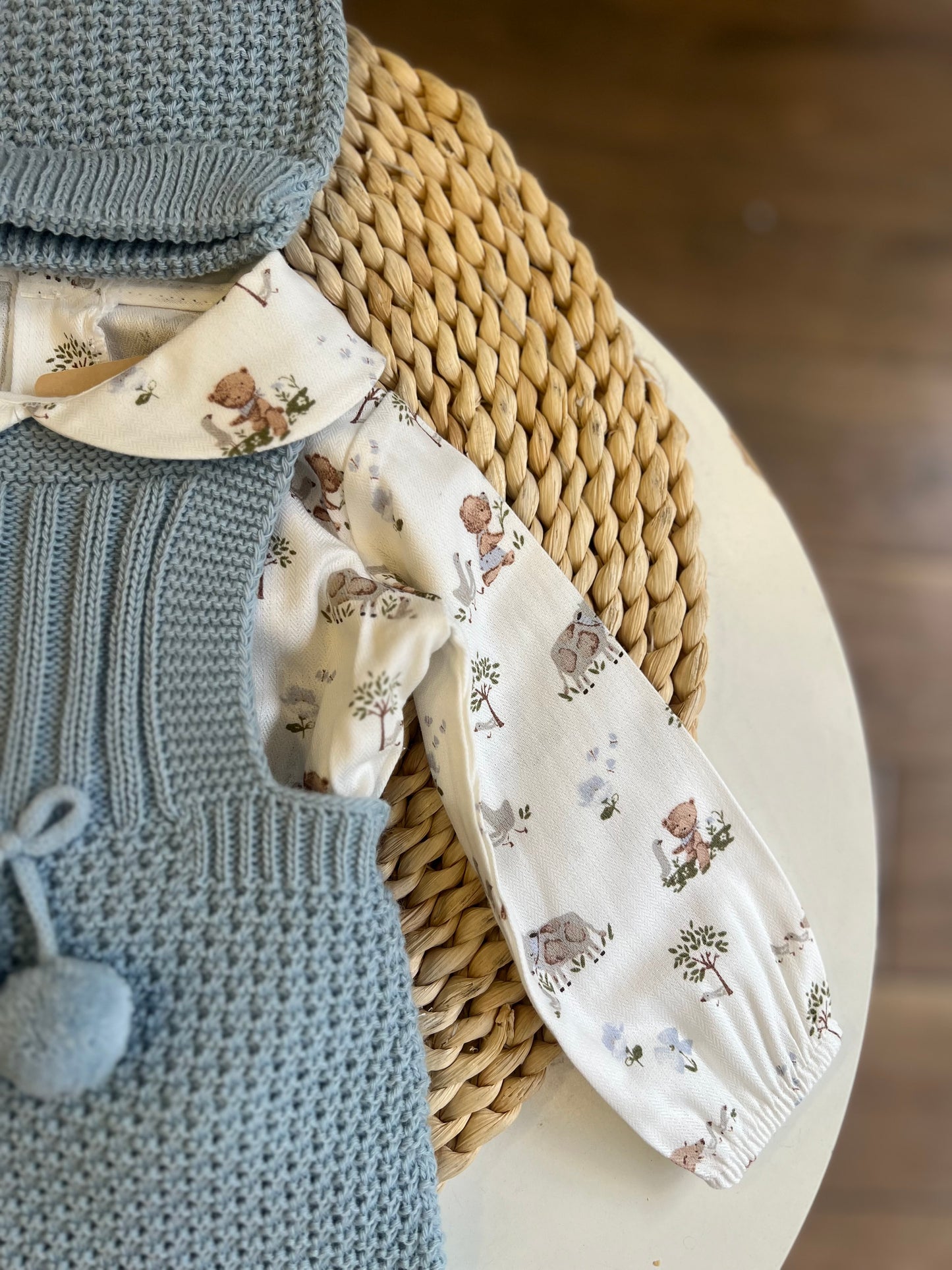 Completo invernale camicia, salopette e cappellino Azul