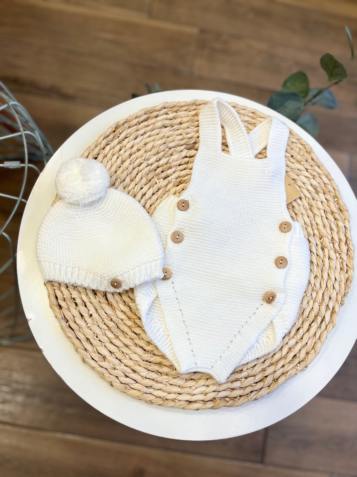 Set cappellino e pagliaccetto in maglia