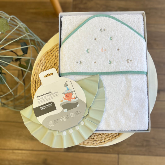 Accappatoio triangolo con  cuffia da bagno verde