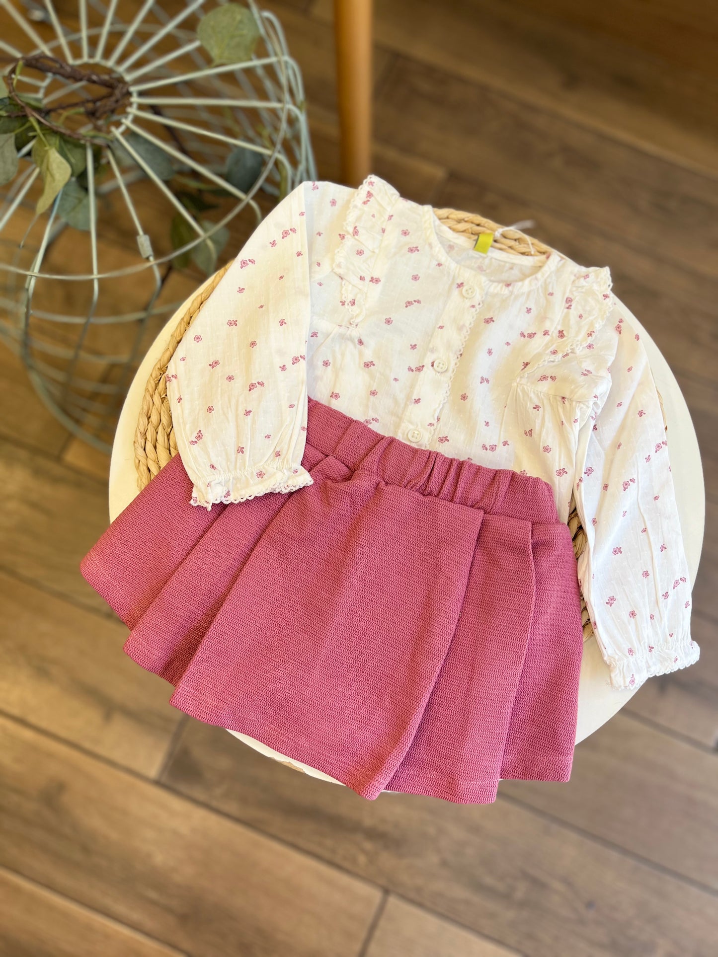 Completo gonna pantalone e camicia