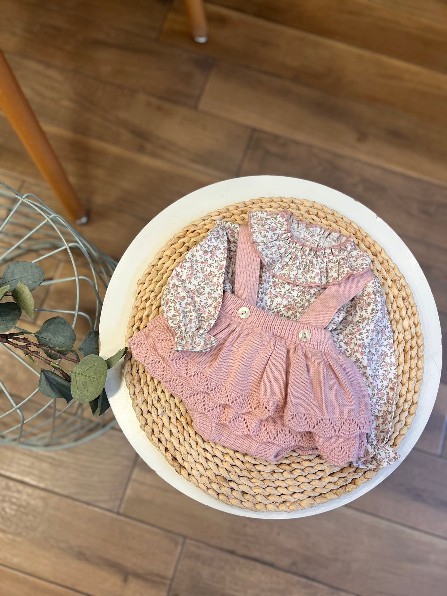 Completo camicina, cardigan e salopette Maquillage
