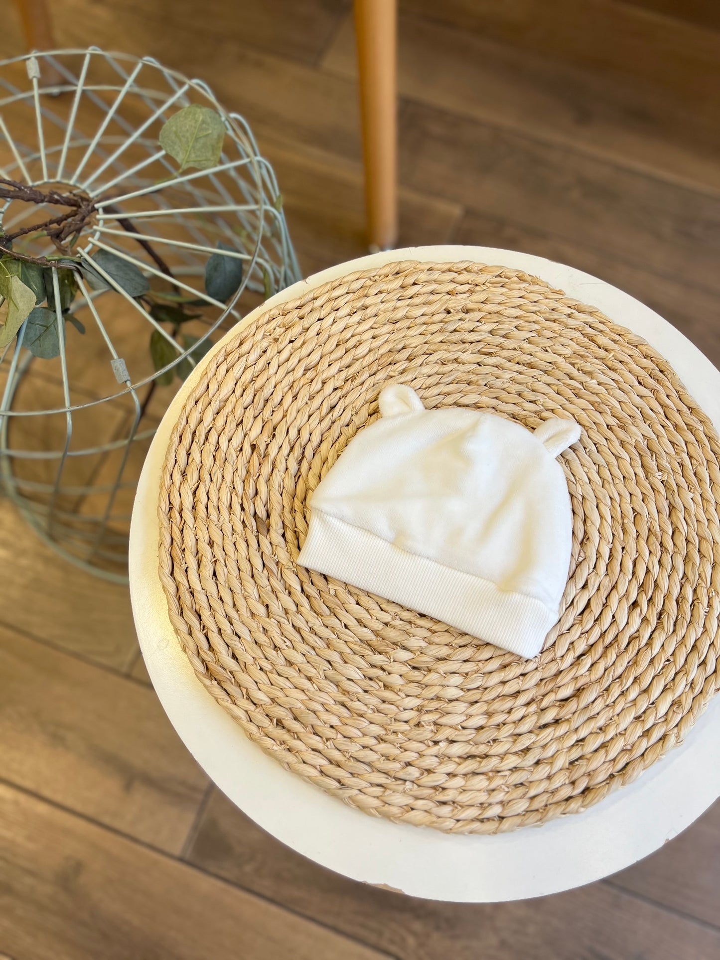 Cappellino in ciniglia con orecchie