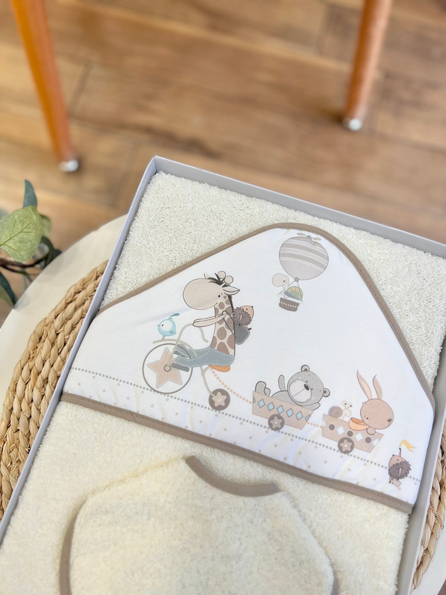 Accappatoio triangolo con bavetta Trenino Safari Beige