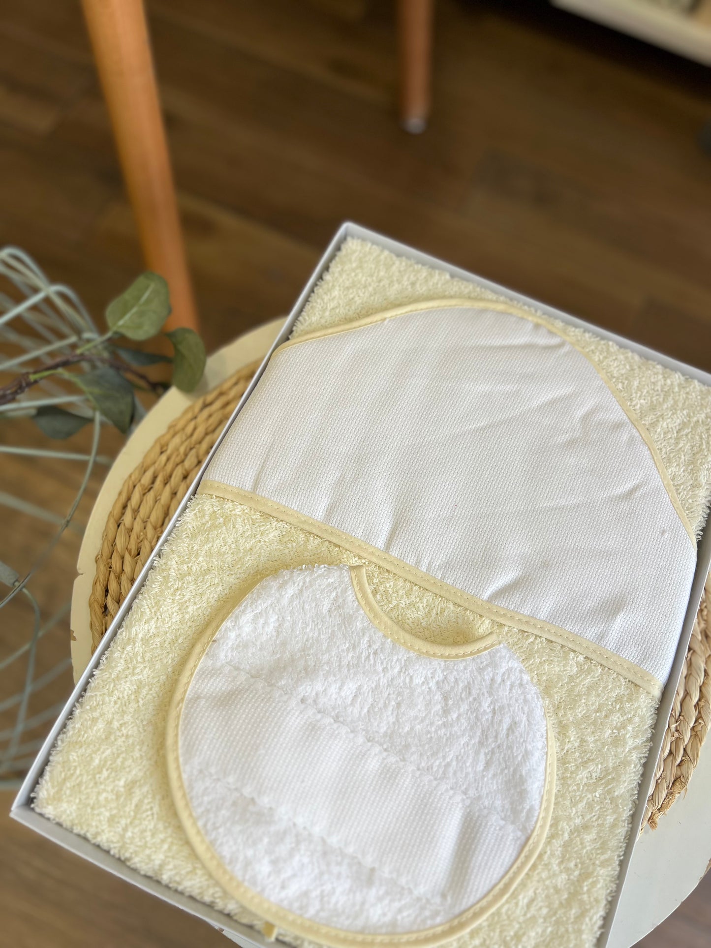 Accappatoio triangolo con bavetta Crema Personalizzabili