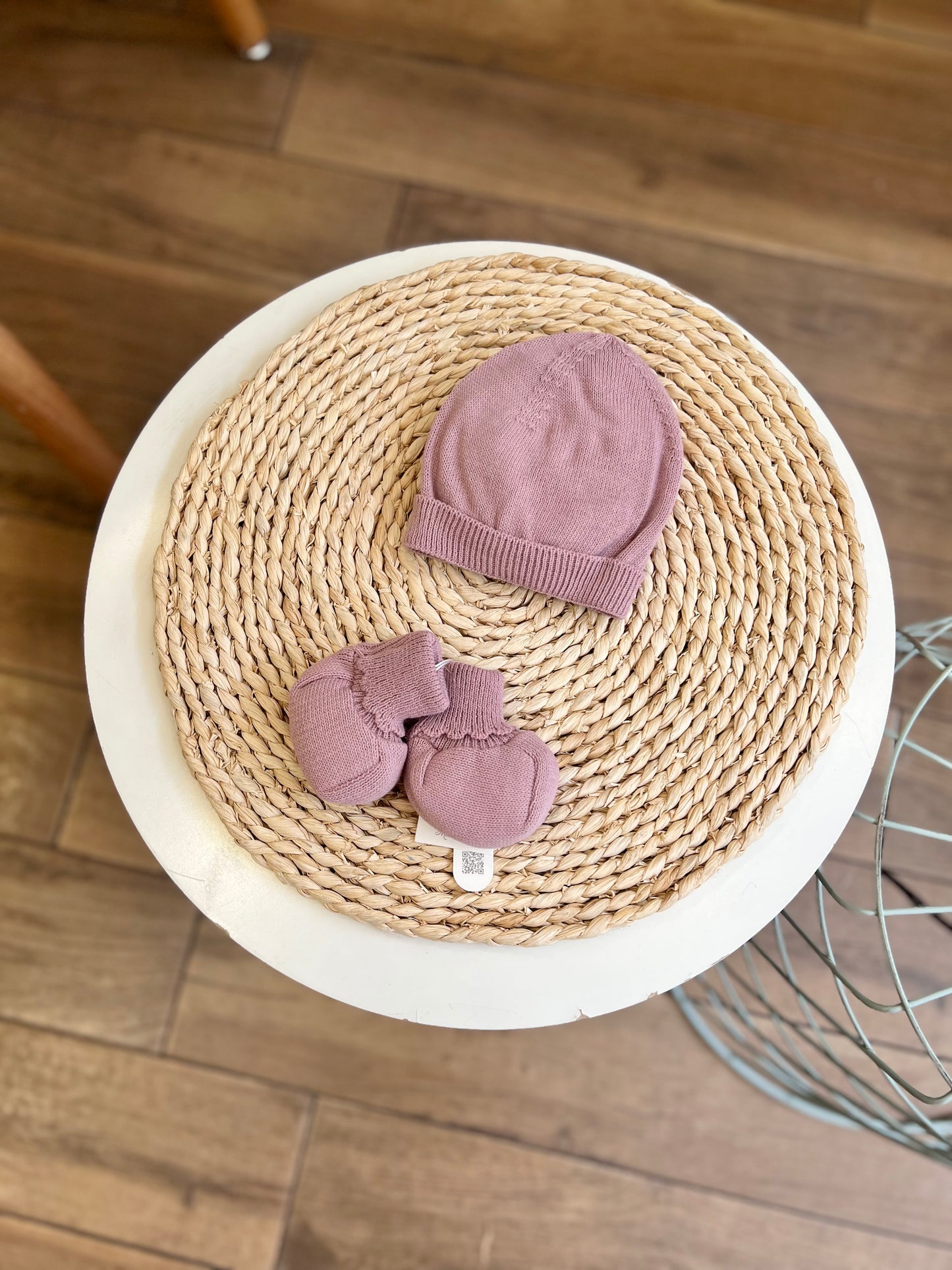 Cappellino e scarpine misto lana