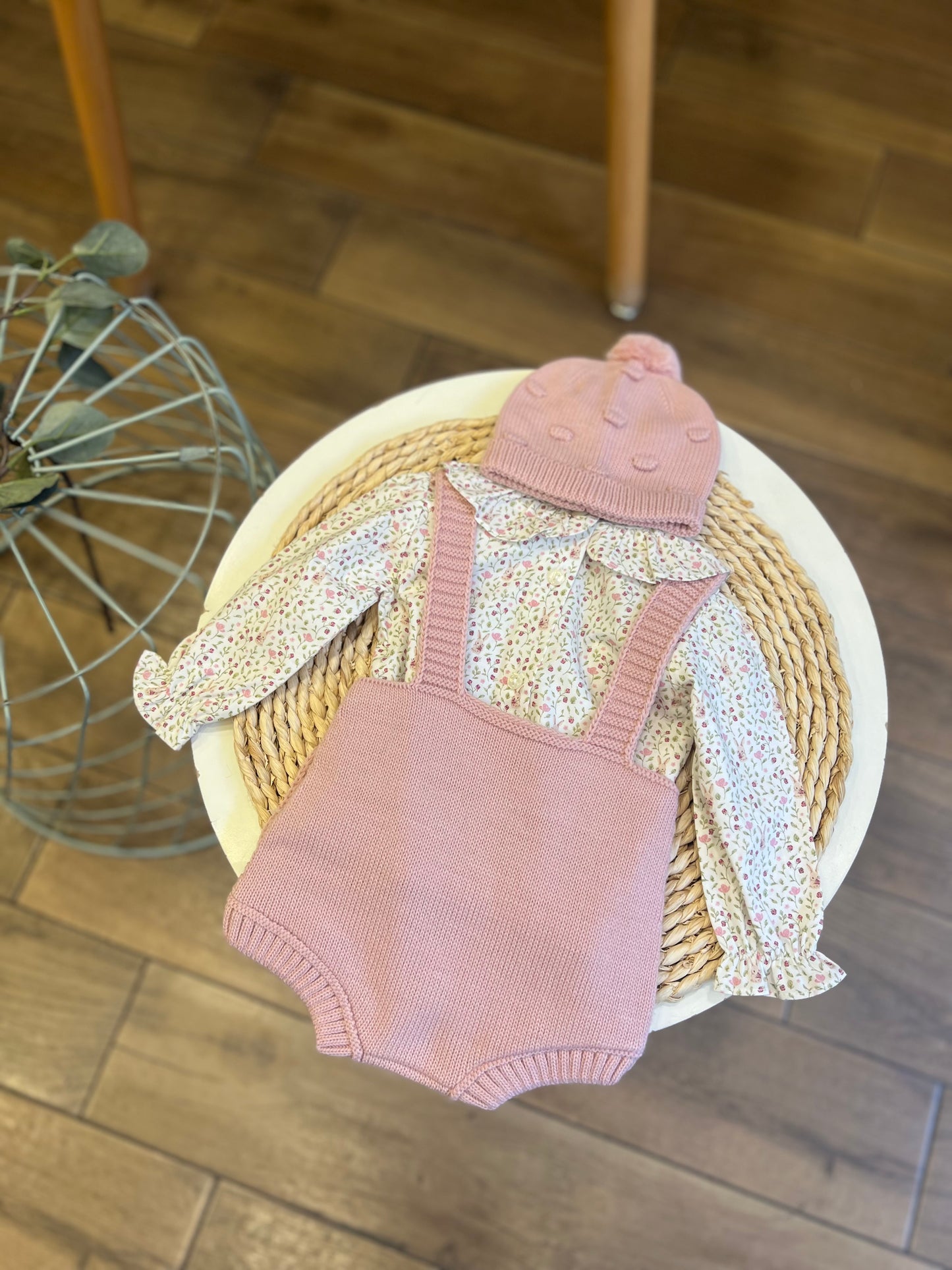 Completo invernale camicia, salopette, e cappellino