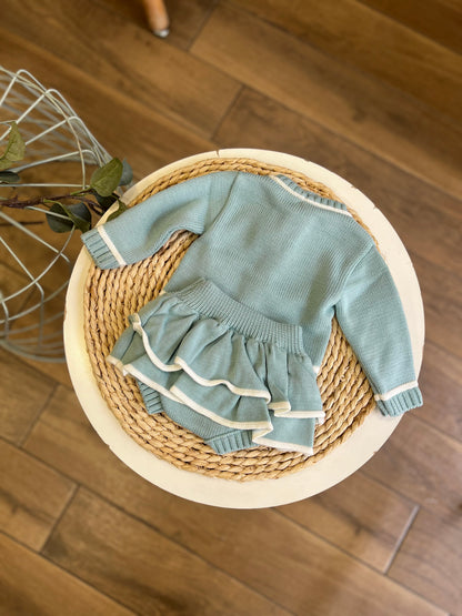Completo invernale cardigan, gonna e basco Verde
