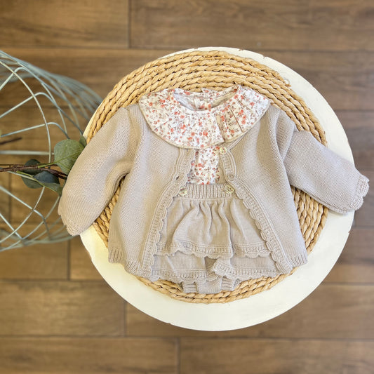 Completo invernale cardigan, camicia e gonnellina Pietra