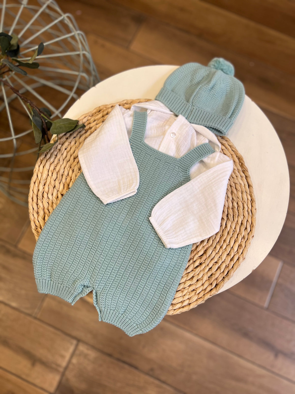 Completo invernale camicia, salopette e cappellino Menta