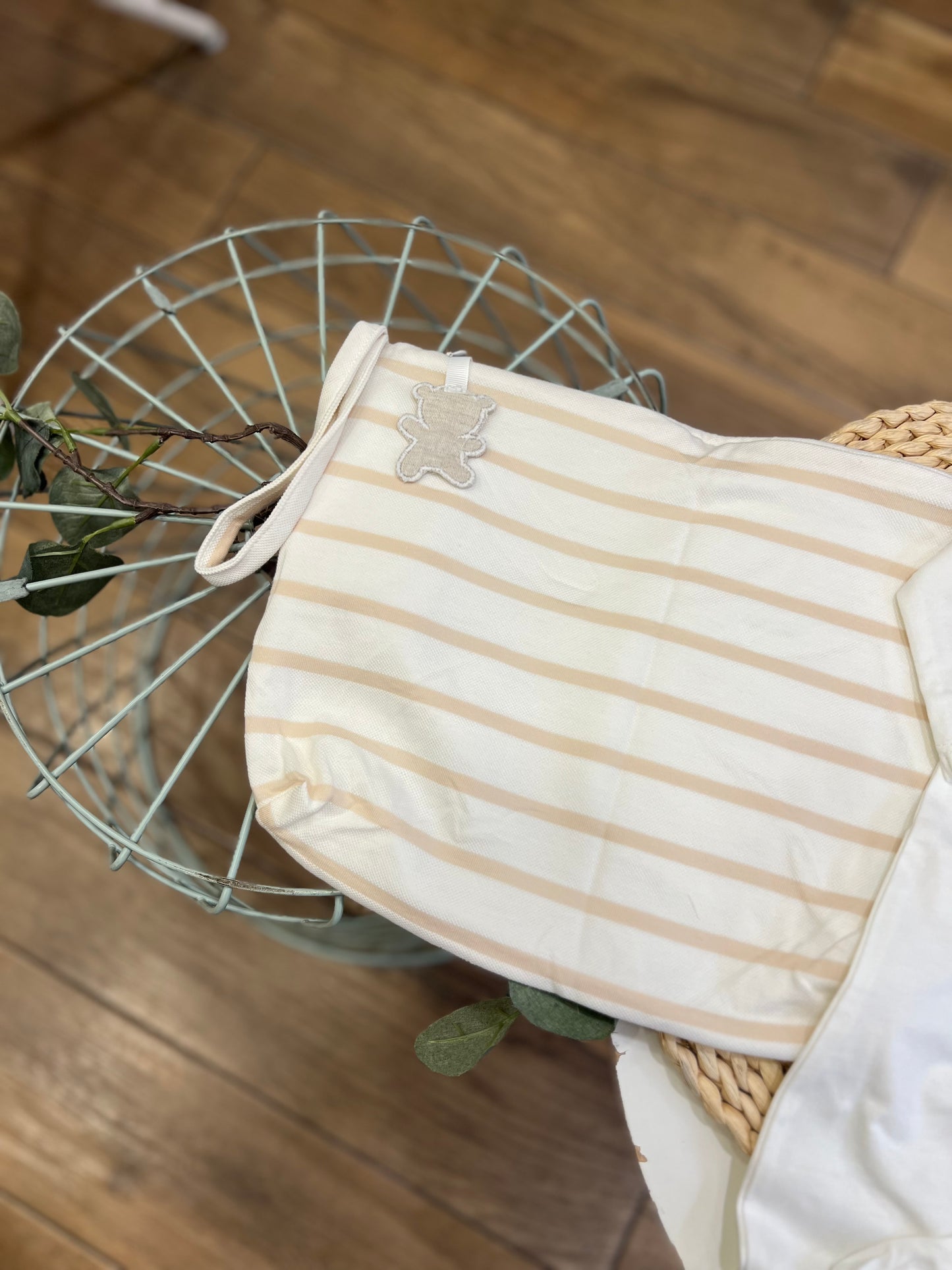 Set con pochette personalizzabile, bavetta e tutina in cotone