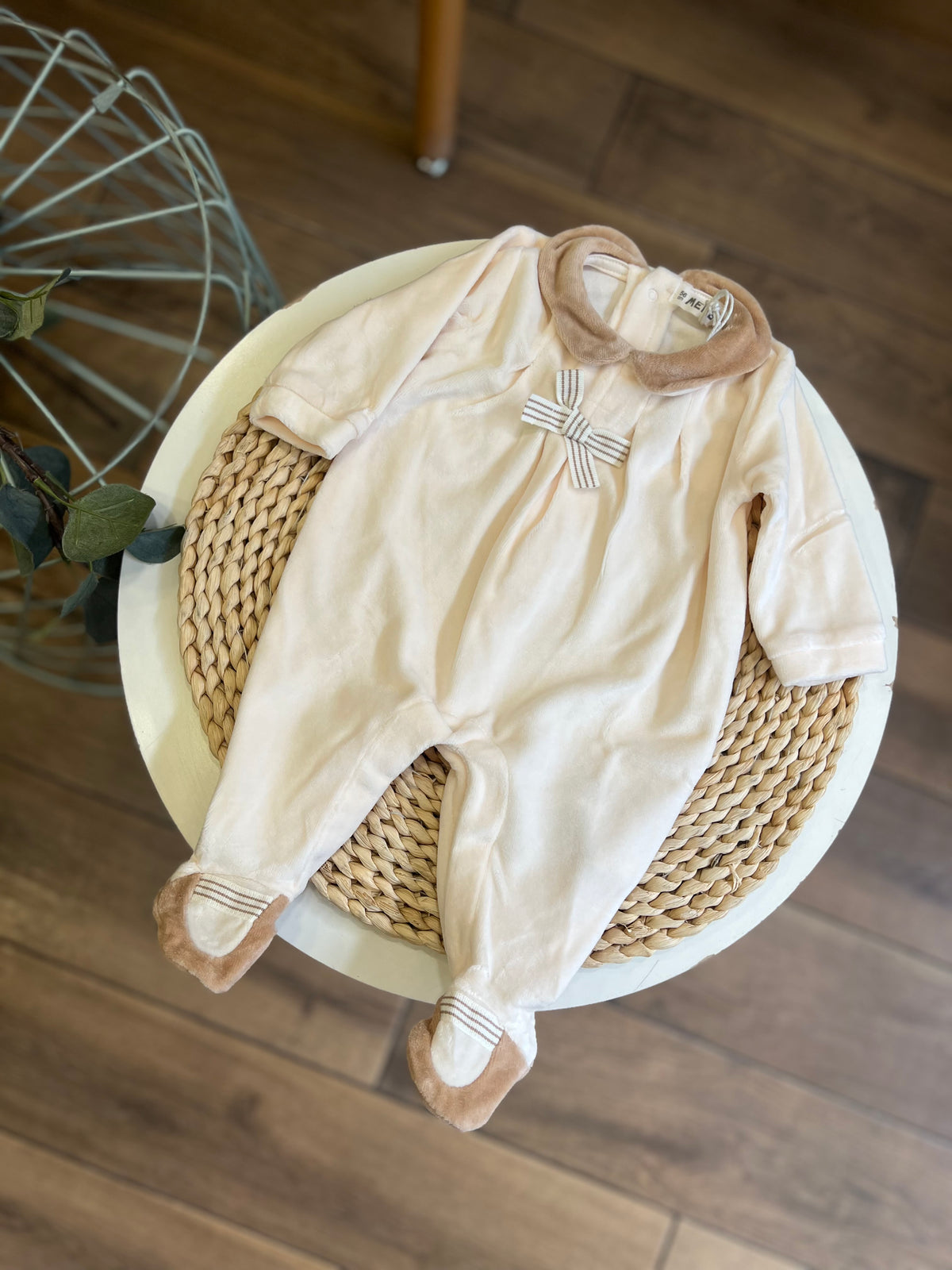 Tutina in ciniglia fiocchetto beige