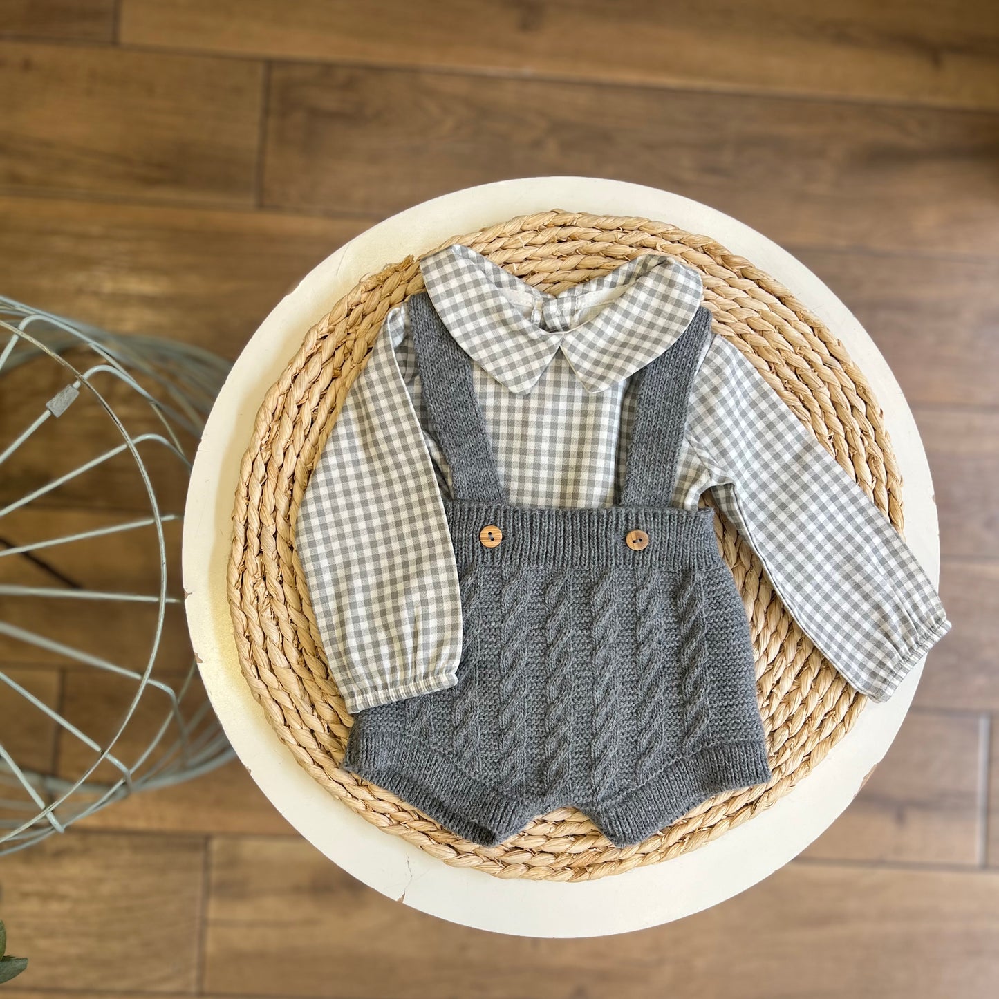 Completo invernale con camicia e salopette Gris
