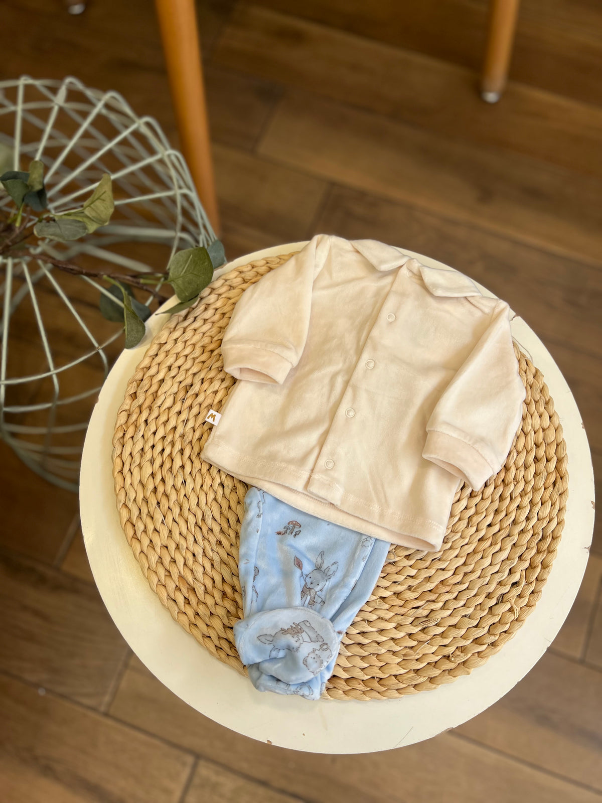 Completo in ciniglia Soft con cappellino Wood Celeste