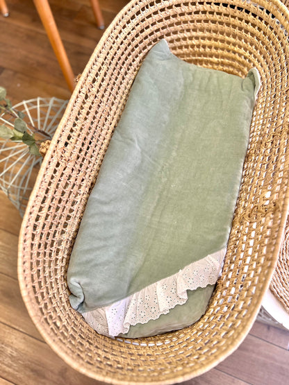 Coperta ciniglia Salvia con inserti sangallo