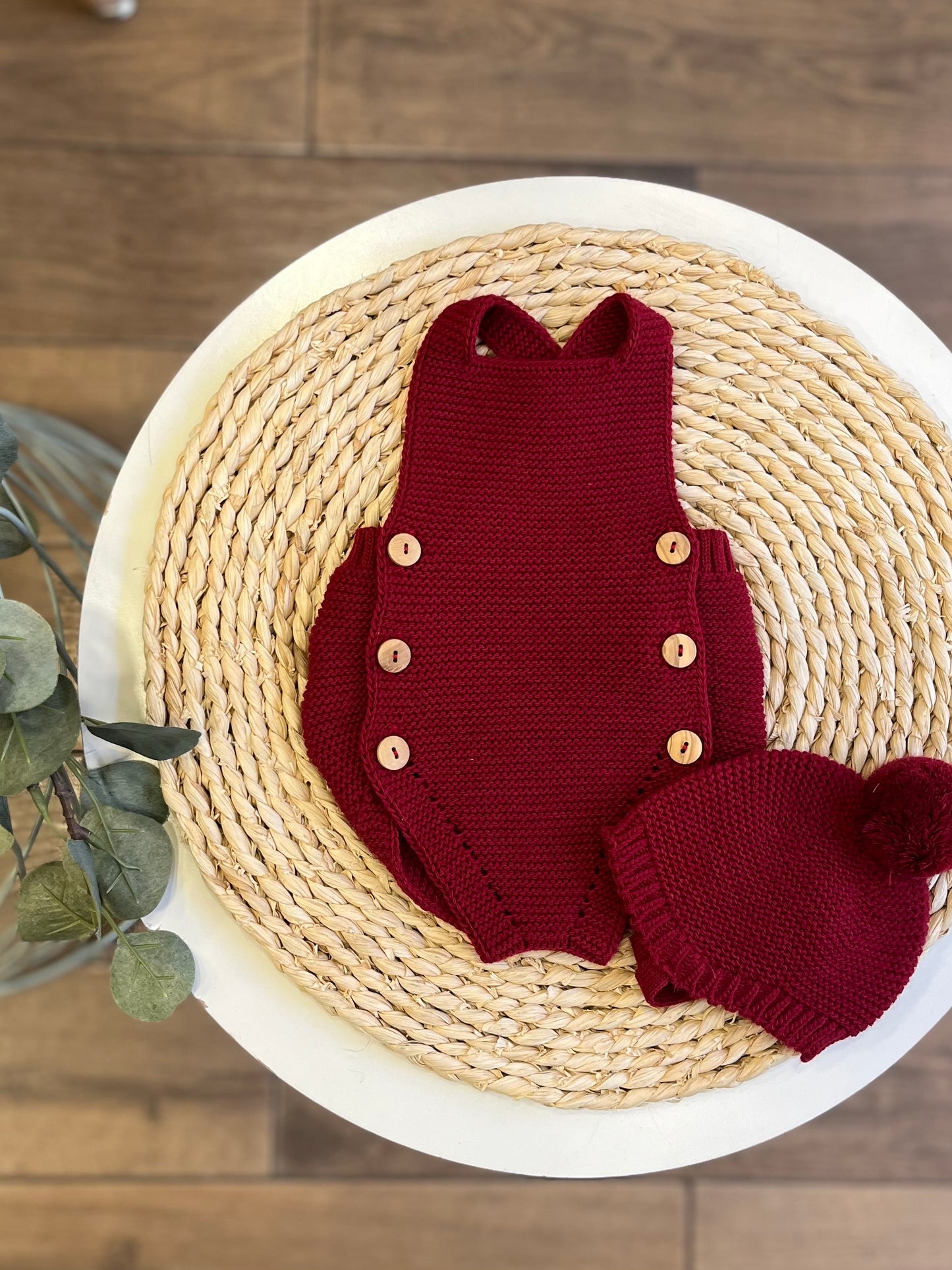 Set cappellino e  pagliaccetto in maglia