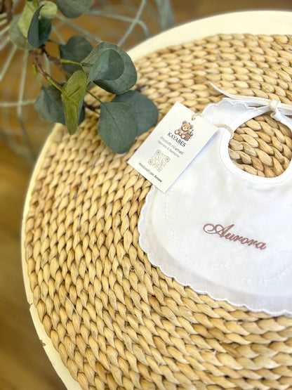 Bavetta con nome ricamato