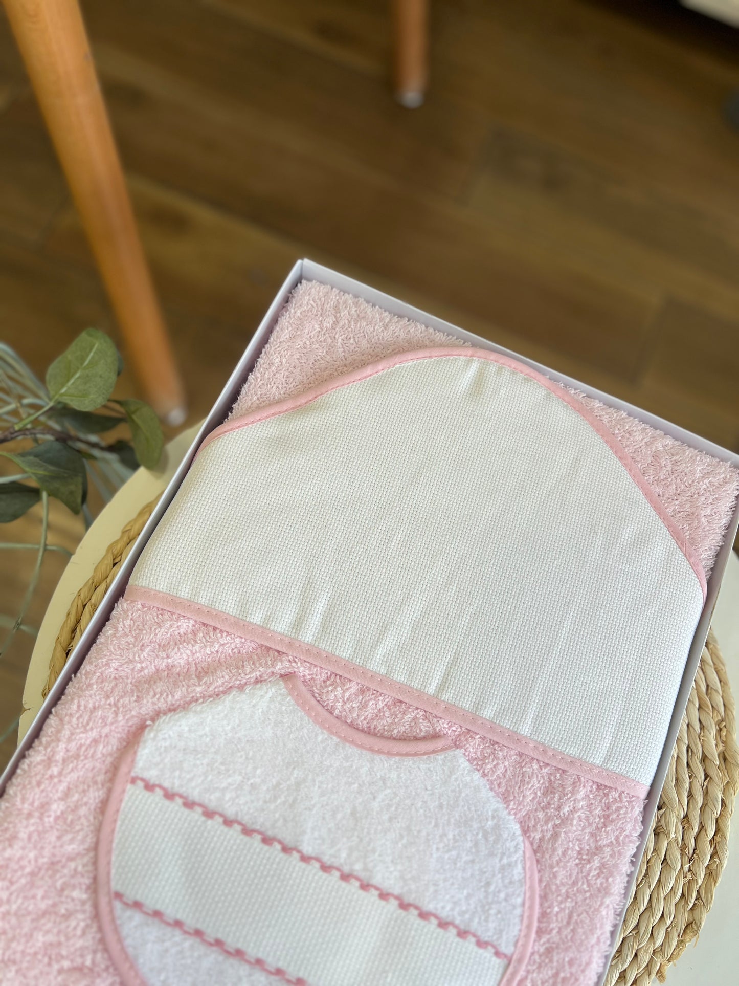 Accappatoio triangolo con bavetta Rosa Personalizzabili
