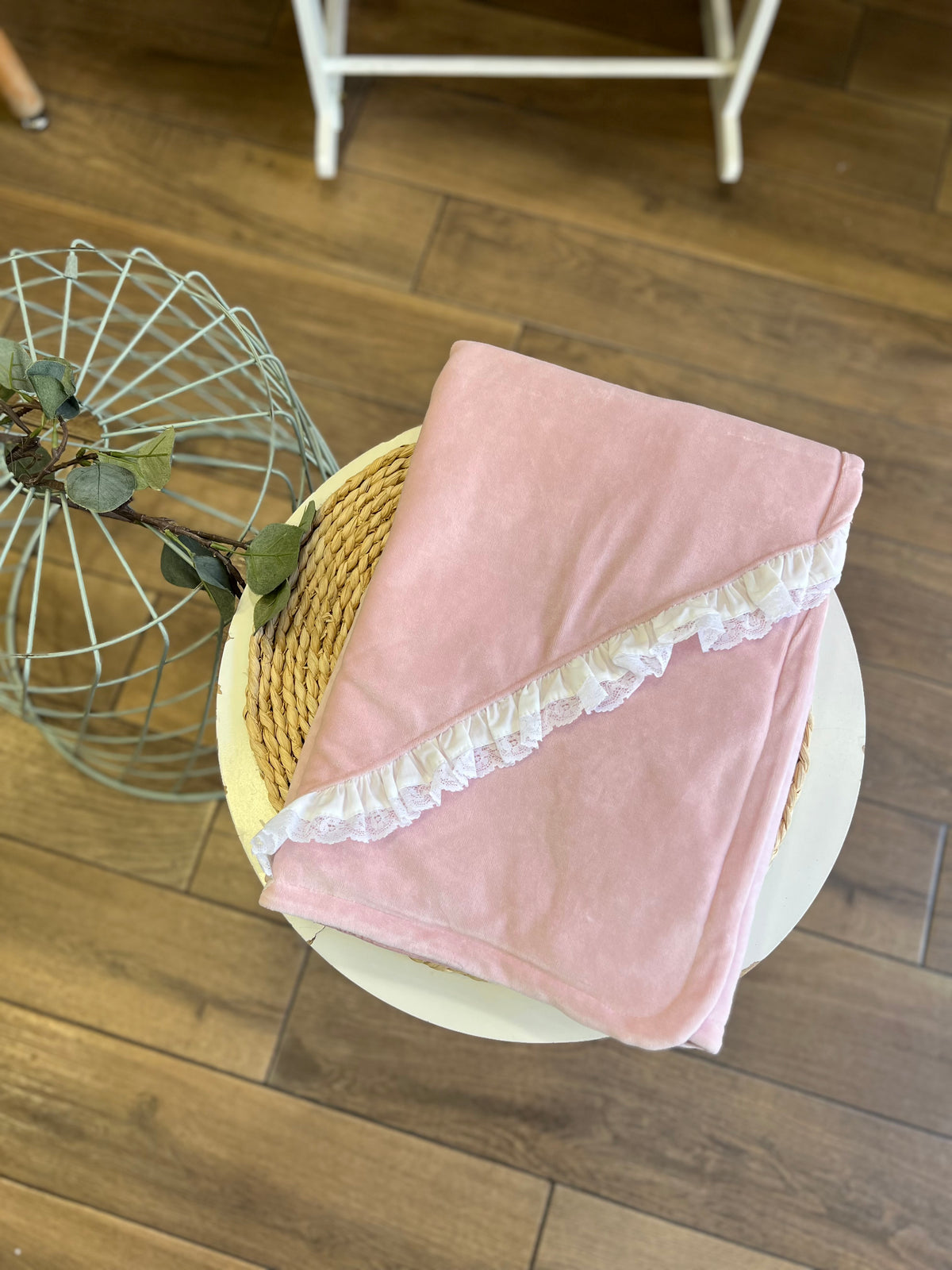 Coperta ciniglia Rosa con inserti pizzo