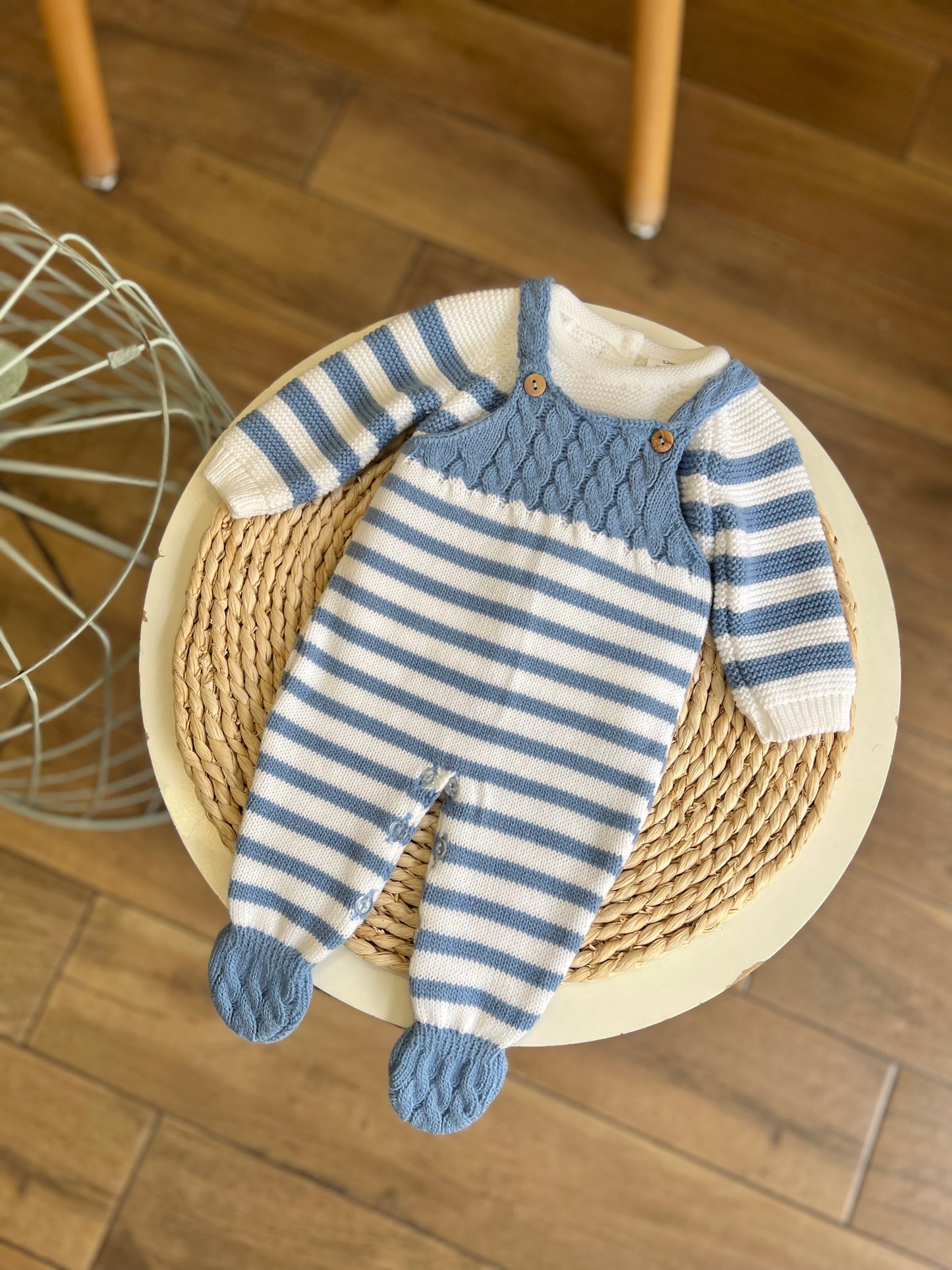 Completo invernale maglia e salopette a righe