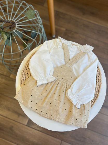 Completo con maglietta in caldo cotone e salopette a costine
