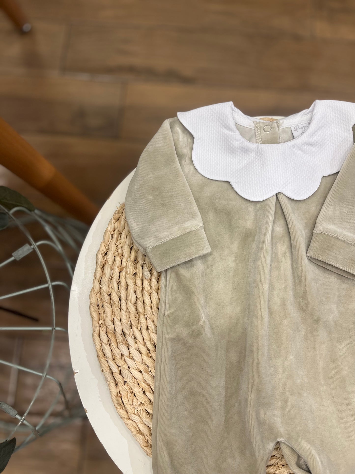 Tutina in ciniglia con colletto nuvola