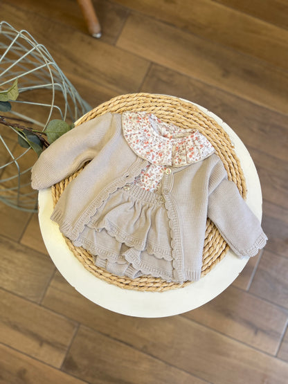 Completo invernale cardigan, camicia e gonnellina Pietra
