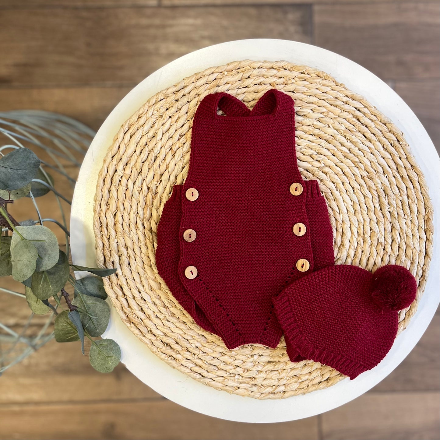 Set cappellino e  pagliaccetto in maglia