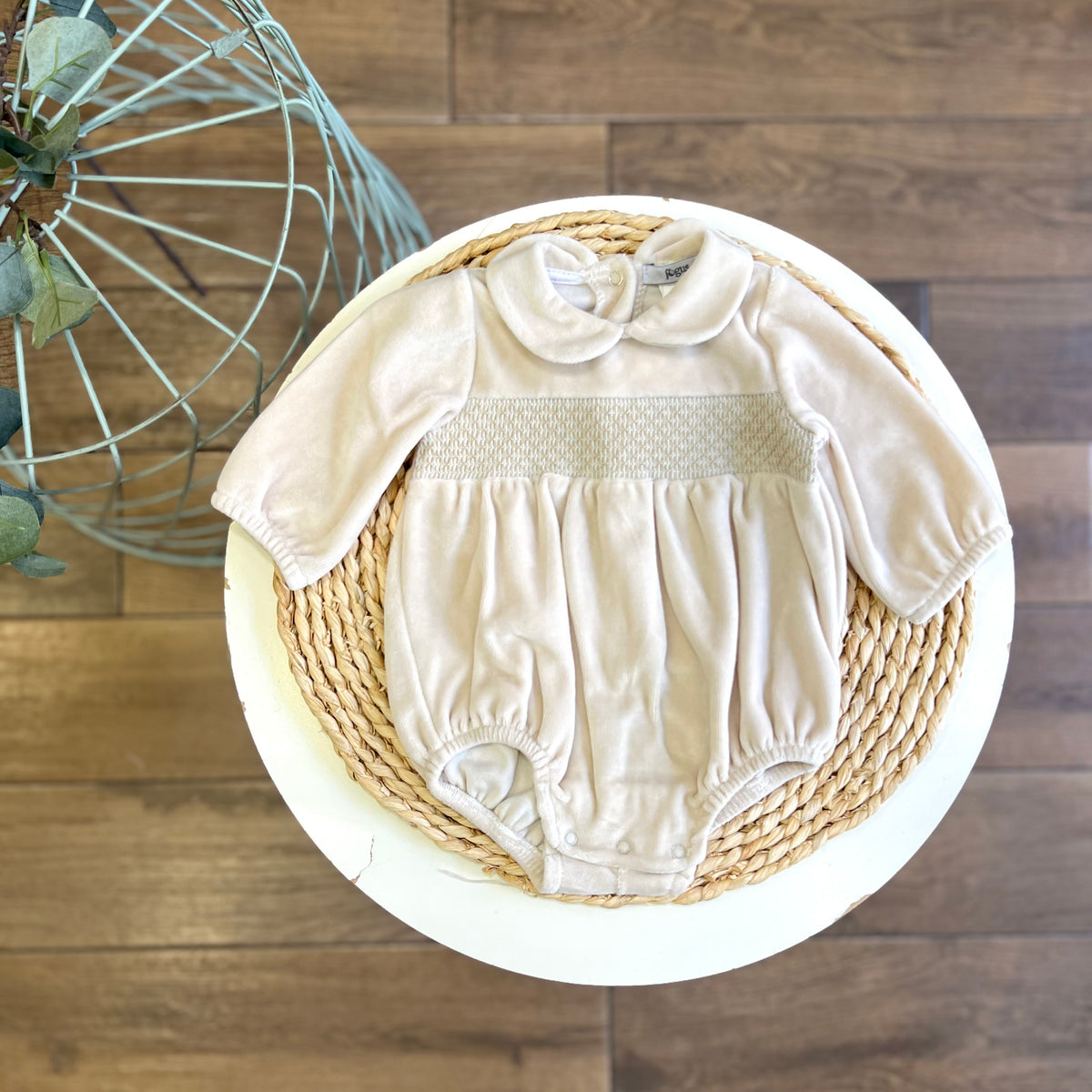 Pagliaccetto in ciniglia punto smock Beige
