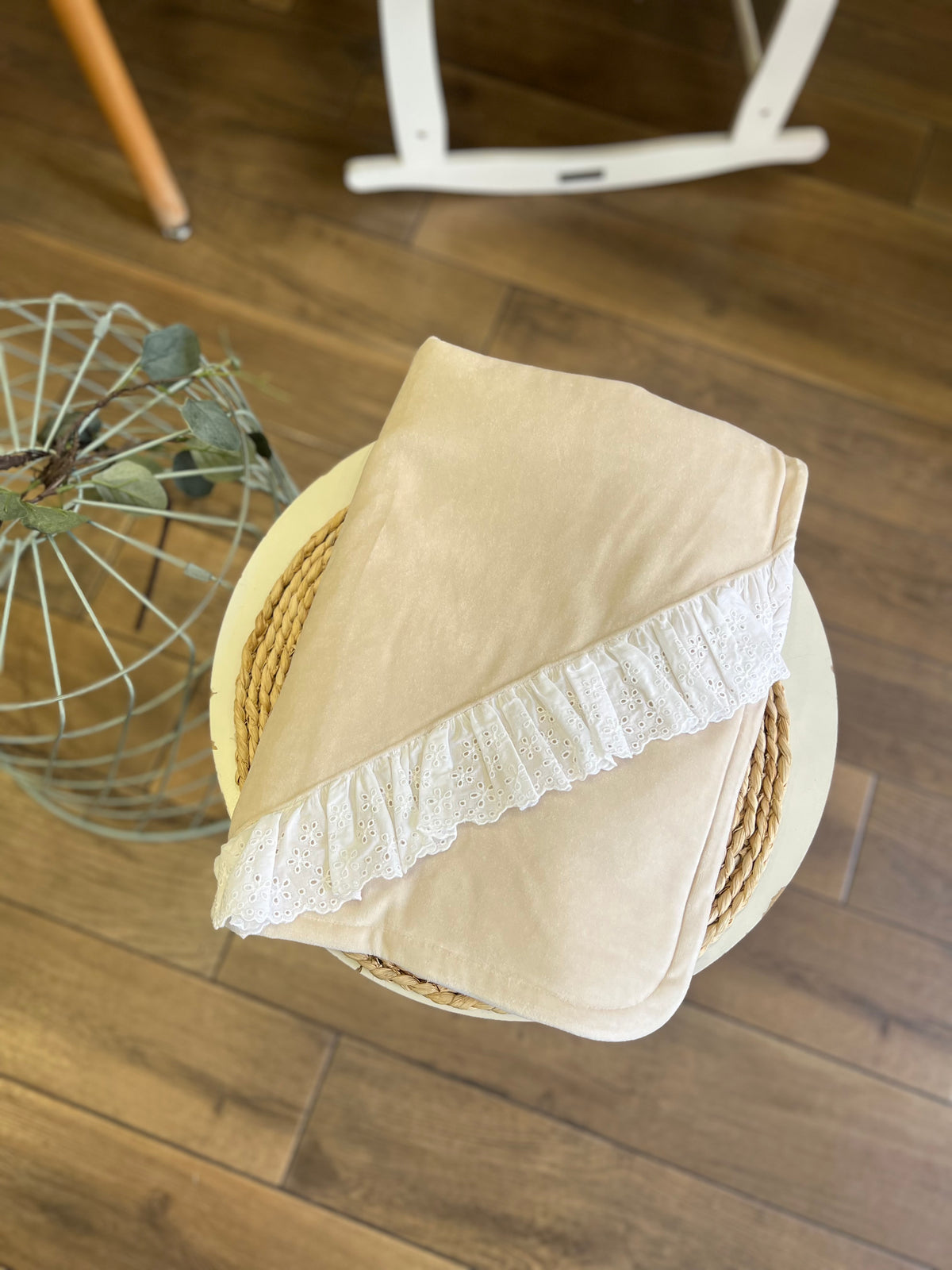 Coperta ciniglia Beige con inserti sangallo