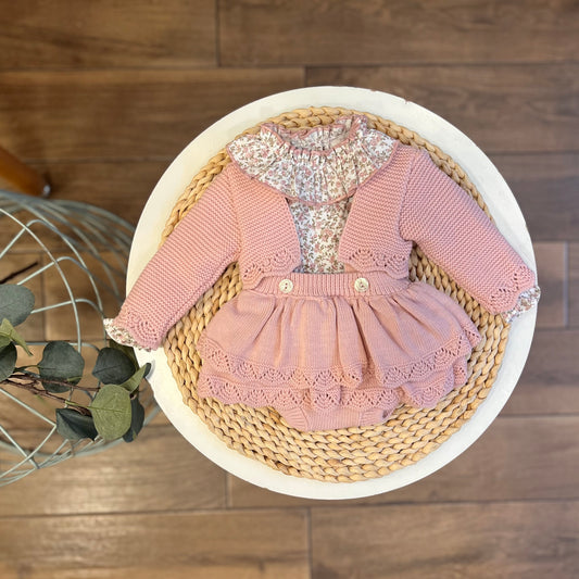 Completo camicina, cardigan e salopette Maquillage