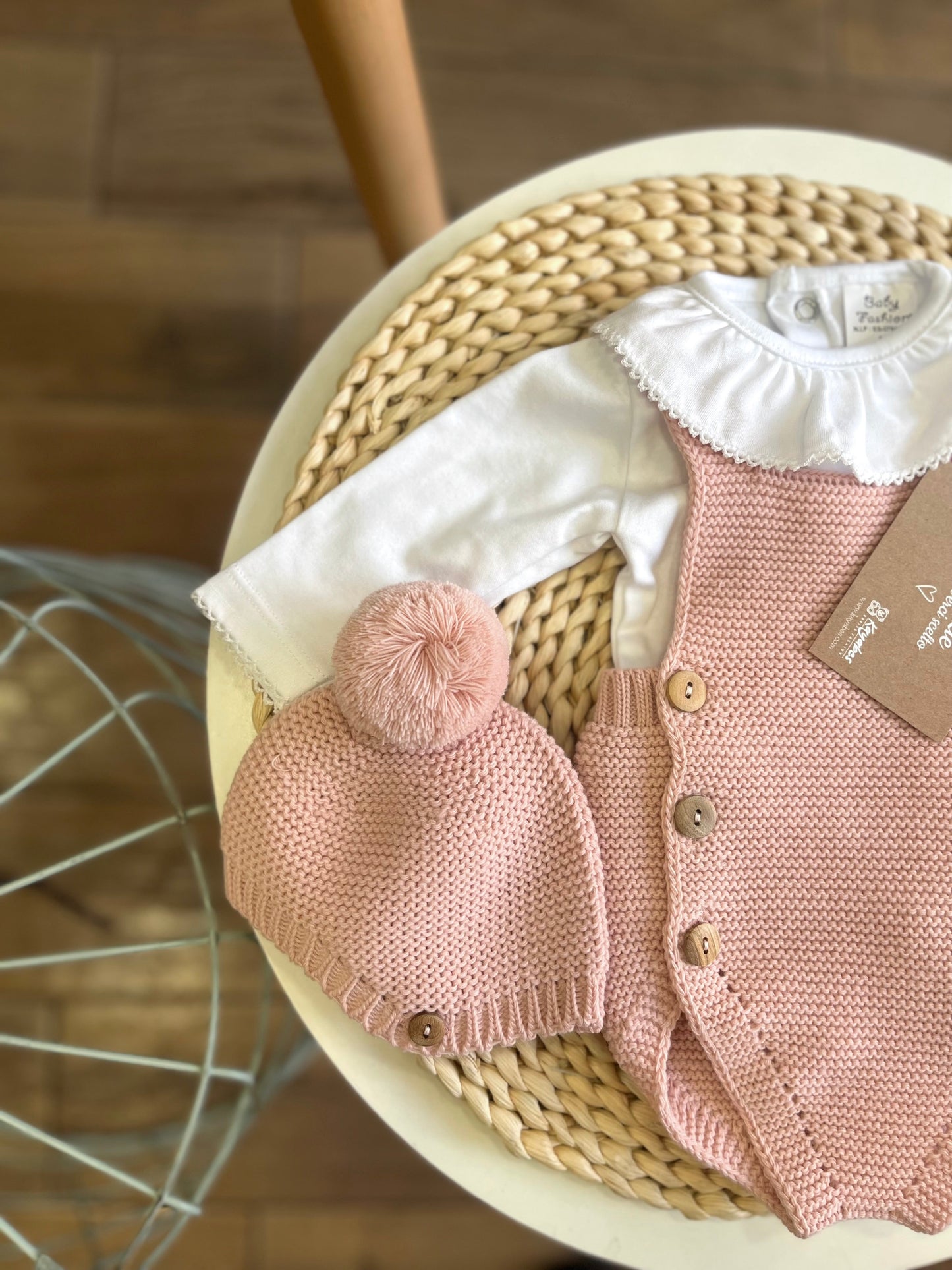 Set cappellino,body e pagliaccetto in maglia