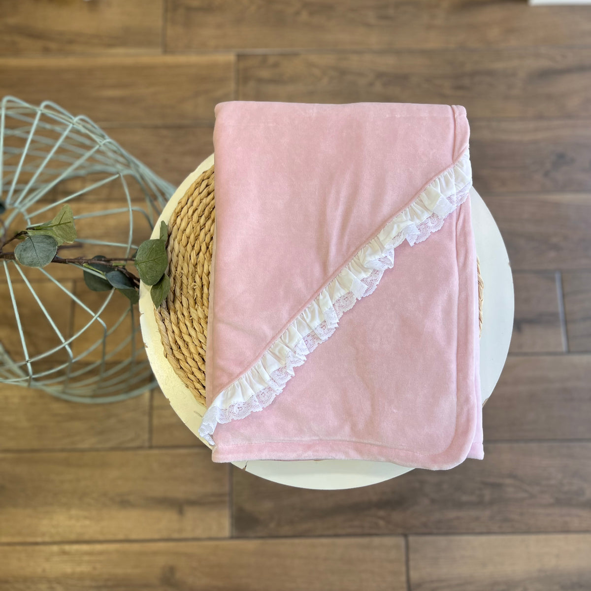 Coperta ciniglia Rosa con inserti pizzo