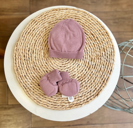 Cappellino e scarpine misto lana