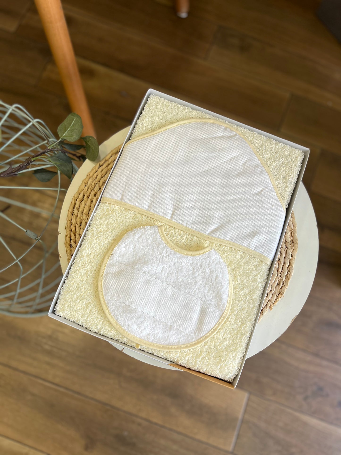 Accappatoio triangolo con bavetta Crema Personalizzabili