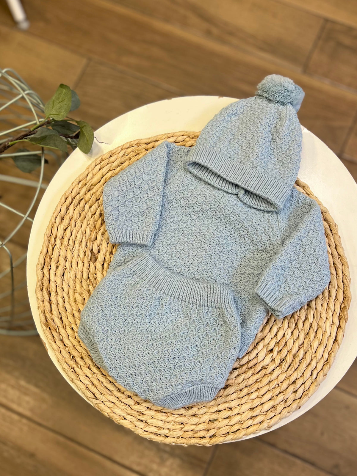 Completo invernale cardigan, culotte e cappellino Azul