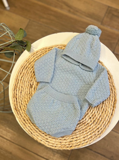 Completo invernale cardigan, culotte e cappellino Azul