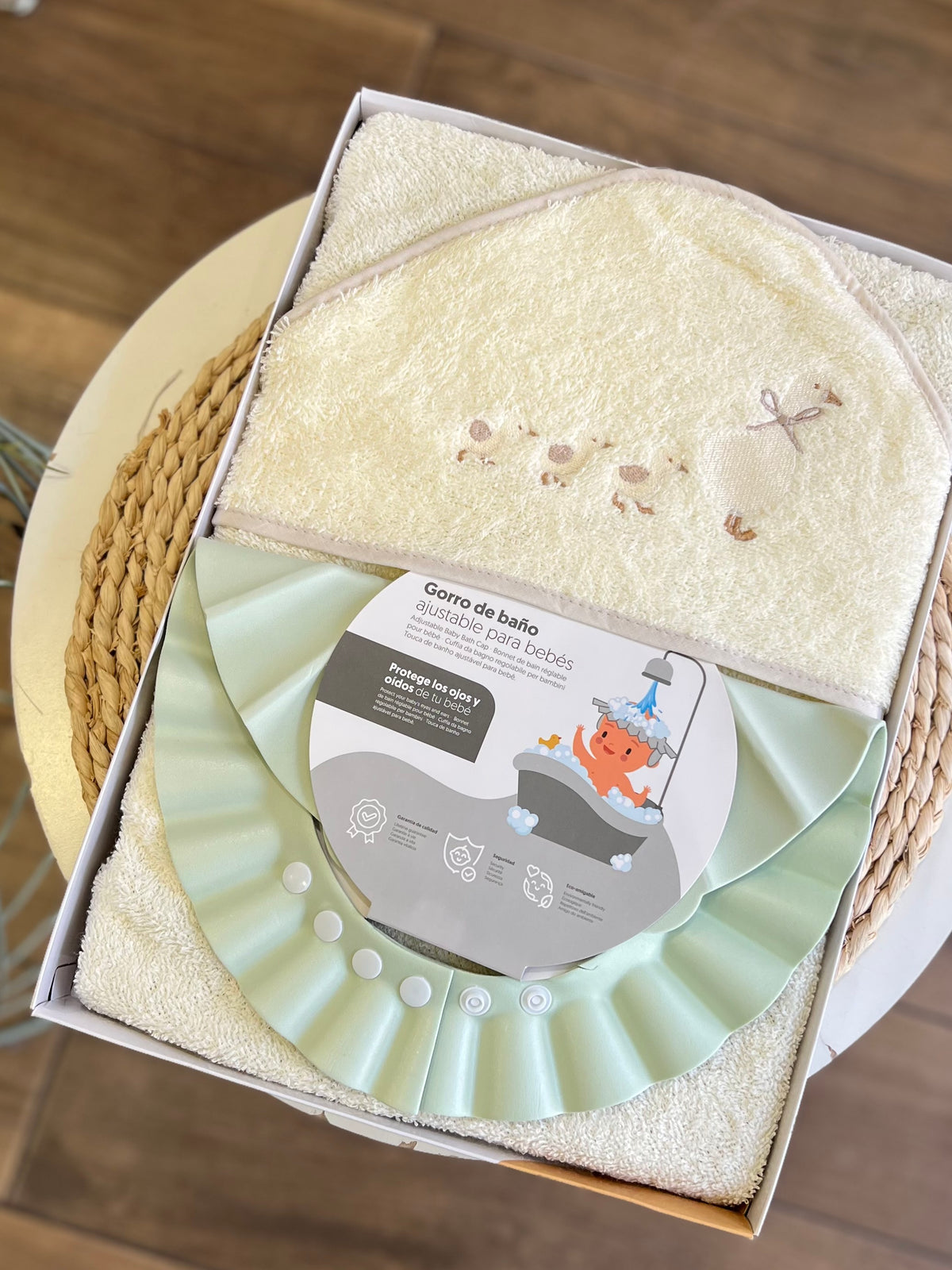 Accappatoio triangolo con cuffia da bagno Cuak beige