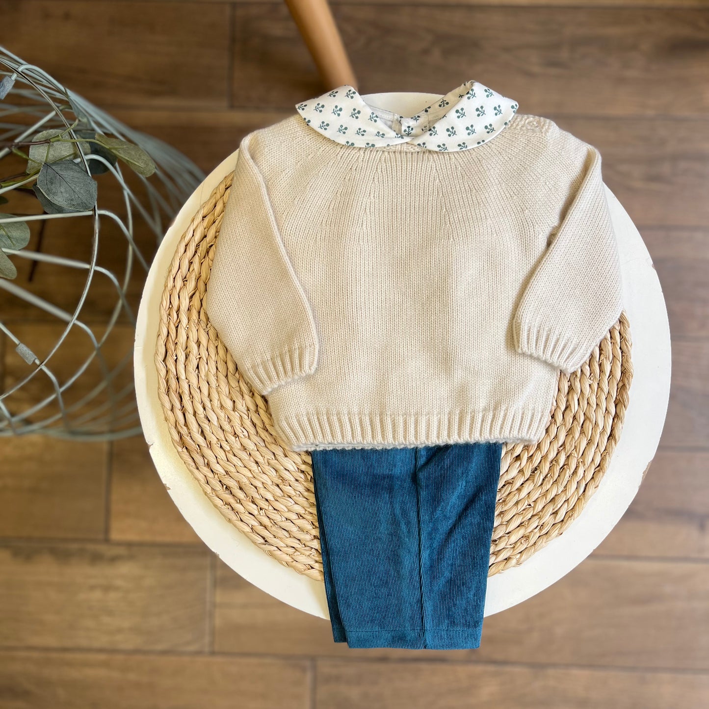 Completo invernale camicia, maglioncino e pantalone a costine