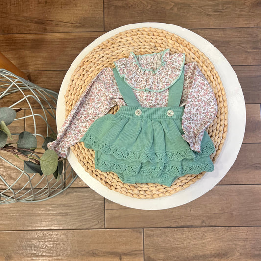 Completo camicina, cardigan e salopette Menta
